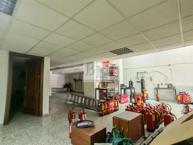 BLANHOGAR VENDE MAGNÍFICO LOCAL EN SANTA CRISTINA!!! - foto 4