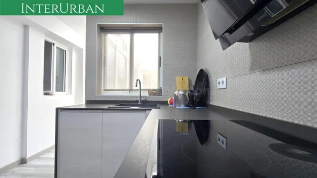 Amplio piso reformado de 4 habitaciones y muchísima luz en L - foto 5