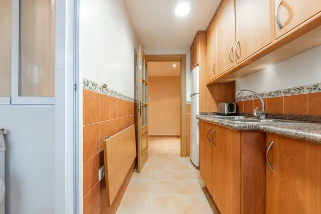 Piso en el centro de Granada, totalmente reformado con dos grandes dormitorios y un baño — 15