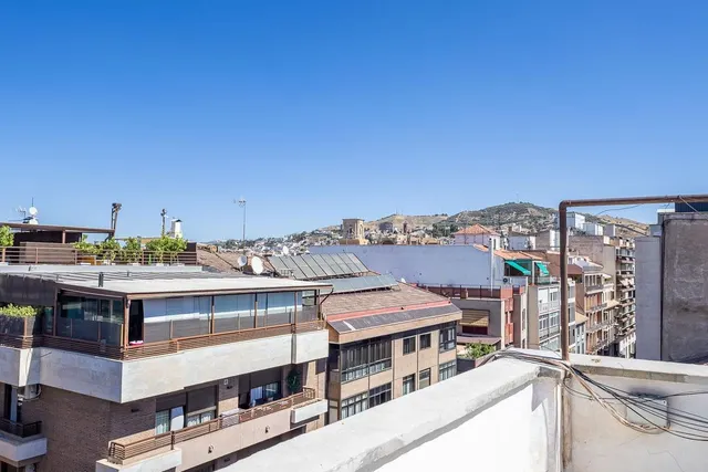 GRAN PISO EN CALLE RECOGIDAS — 31