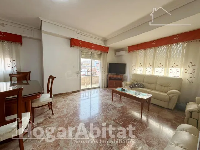 MUY LUMINOSO CON BALCÓN JUNTO AL AYUNTAMIENTO - foto 2