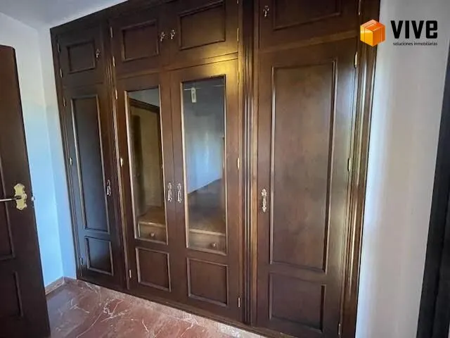 Alquiler de piso frente a plaza de armas, en Sevilla — 28