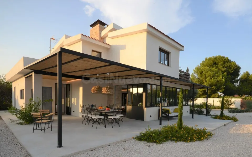 CHALET TRANQUILO  CON ENCANTO A 600 M DEL LYCEO FRANCES