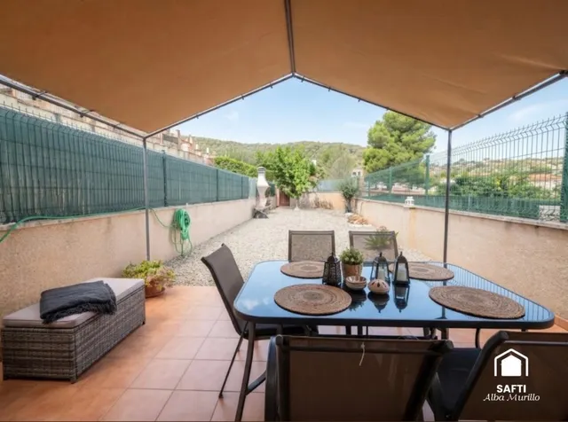 Preciosa casa adosada con jardín privado a 15 minutos de Sit - foto 4
