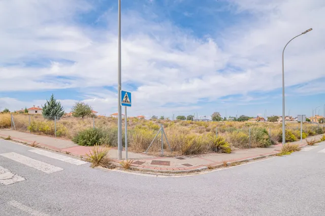 Oportunidad en venta de solar urbano en Otura — 25