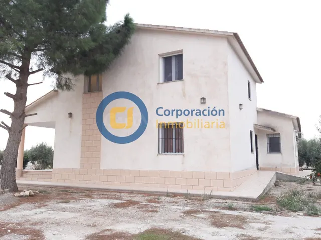 Casa de Campo con cuatro dormitorios en El Campillo - foto 4