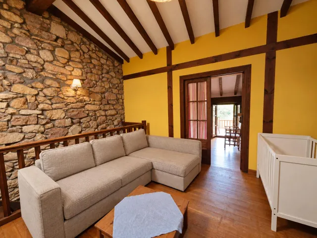 CASA DE PIEDRA REFORMADA CON DOBLE TERRAZA Y BARBACOA — 11