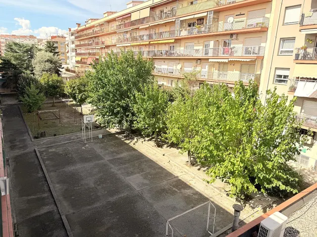 Fantàstic pis amb gran pati comunitari!!! — 10