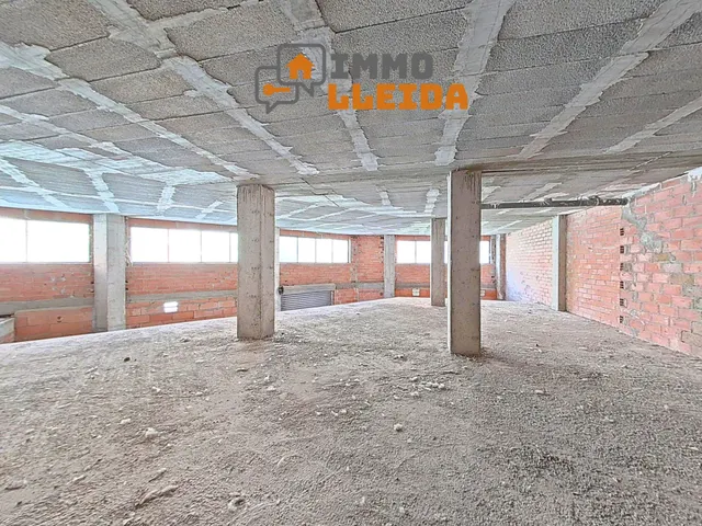 OPORTUNIDAD Local comercial de 2 plantas en Balaguer — 20