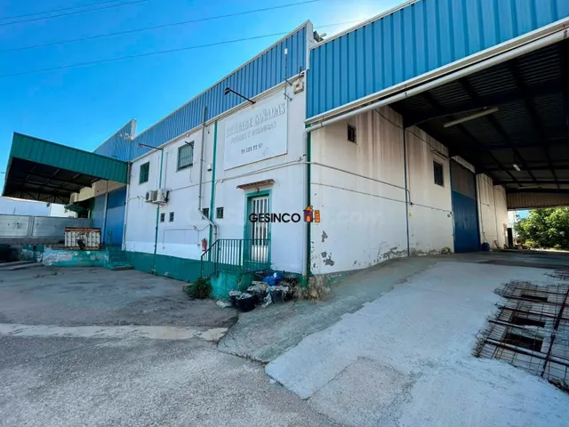 NAVE INDUSTRIAL JUNTO AL MERCADO DE ABASTOS - foto 3