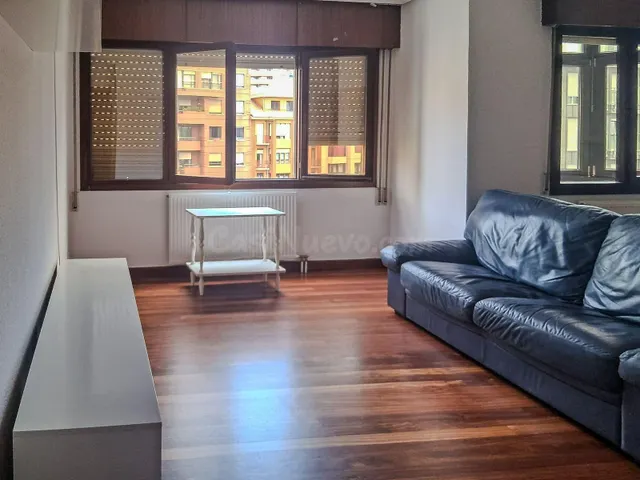 Alquiler de piso en Avd Reina Victoria - foto 5
