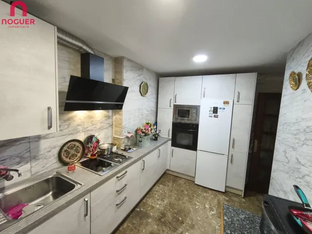 VIVIENDA EN PLENO CENTRO JUNTO A LA PLAZA DE LAS TENDILLAS C - foto 2