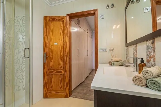 ASCENSOR, 3 habitaciones, 2 BAÑOS, PLAZA DE GARAJE Y TRASTERO Y BALCÓN — 8