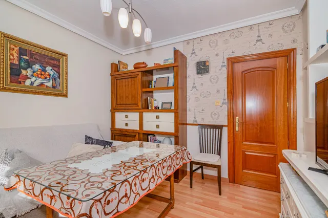 ¡Vive en el Corazón de La Zubia!  Piso Luminoso y Listo para Ti — 17