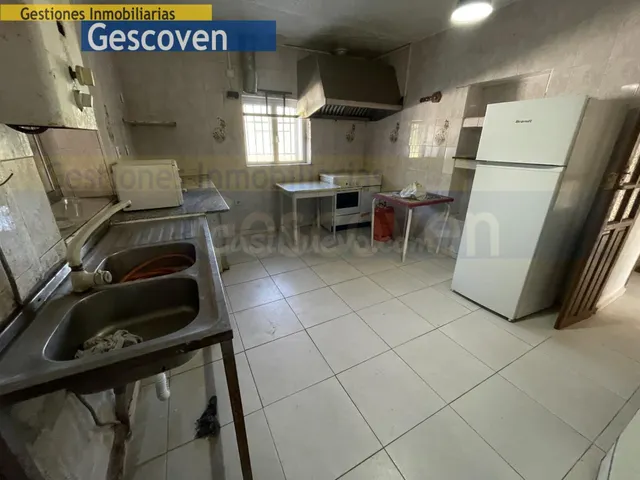 VIVIENDA CON NEGOCIO BAR RESTAURANTE, PATIO Y PARKING - foto 3