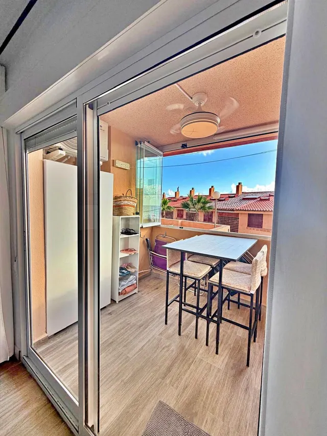 PISO TOTALMENTE REFORMADO A SOLO 20 METROS DEL MAR - foto 3
