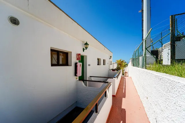 Apartamento en perfecto estado con terraza y sol de mañana — 25