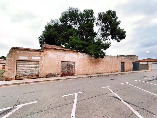 VENTA DE CASA EN LA ROMANA PARA REFORMAR — 24