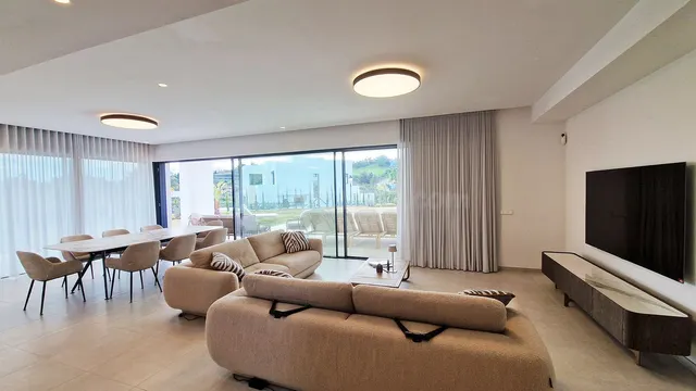Chalet 4 habitaciones 516m² en venta - Riviera del sol — 4