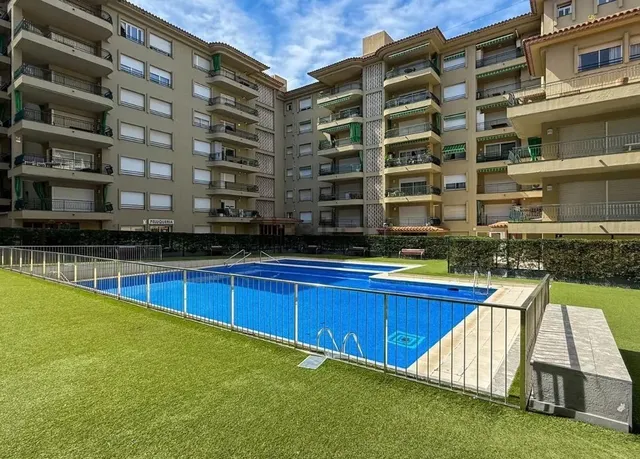 Exclusivo piso con dos terrazas, 3 habitaciones, piscina y maravillosas vistas en playa de aro — 41