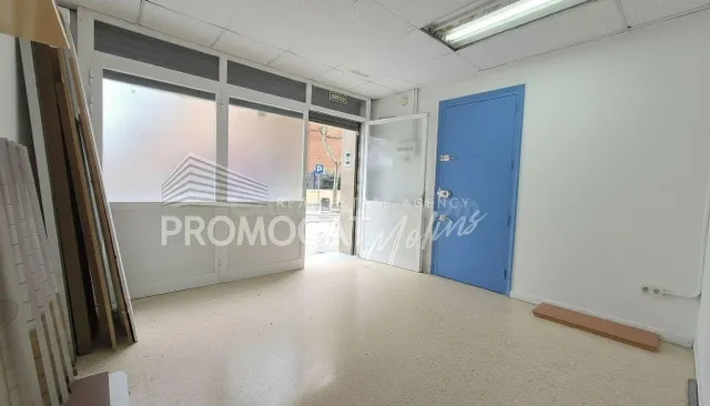 Local comercial en venta – Calle Sever Ochoa, Esplugues de L - foto 3