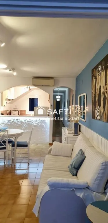 Apartamento reformado de 2 dormitorios con terrazas, vistas al canal y licencia turística – Empuriabrava — 20