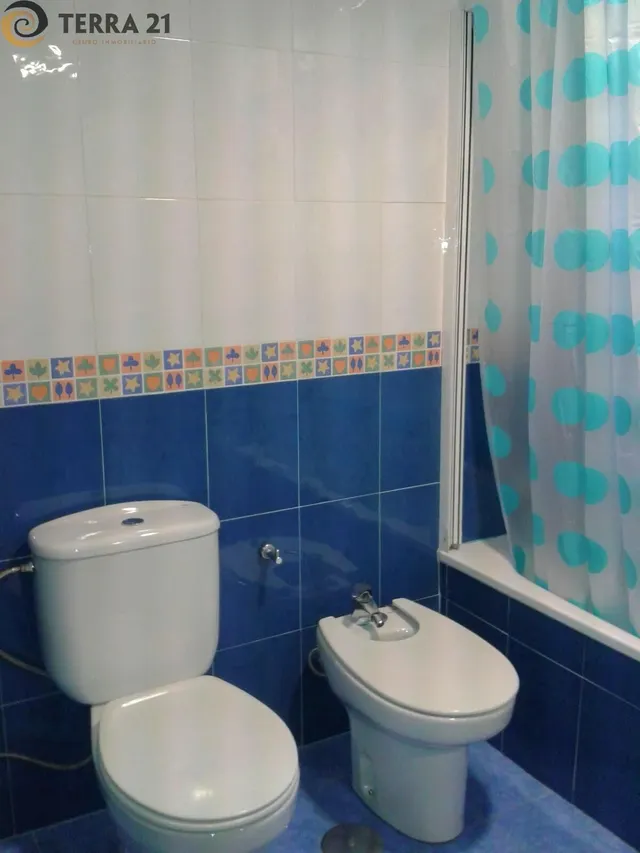 Habitación en alquiler para chica estudiante junto a la Universidad — 11