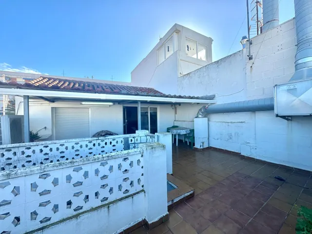 Venta restaurante con licencia de restaurante para entrar ya, y con vivienda en parte superior. — 14