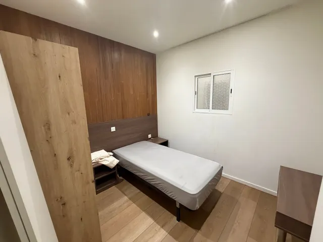 Local comercial 106m² en venta - Centre — 18