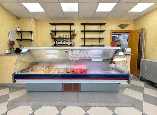 Oportunidad Única: Local comercial. Rostisseria equipada en  - foto 3