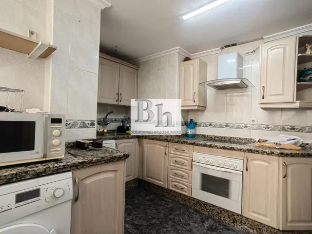 OPORTUNIDAD !!! EN VENTA PISO EN LA PAZ. — 16