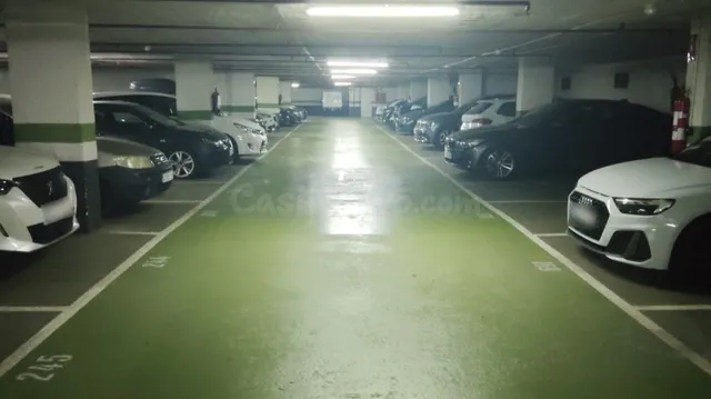Parking de moto 5m² en alquiler - Eixample - foto 4