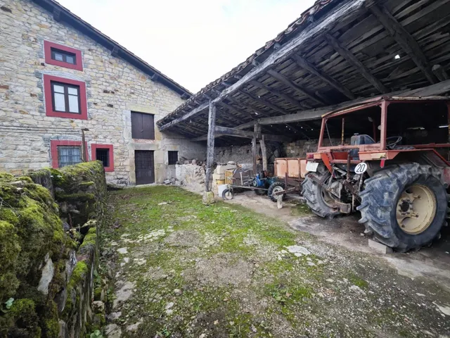 CASA DE PIEDRA CON MÚLTIPLES POSIBILIDADES EN VILLANUEVA DE LA PEÑA — 22