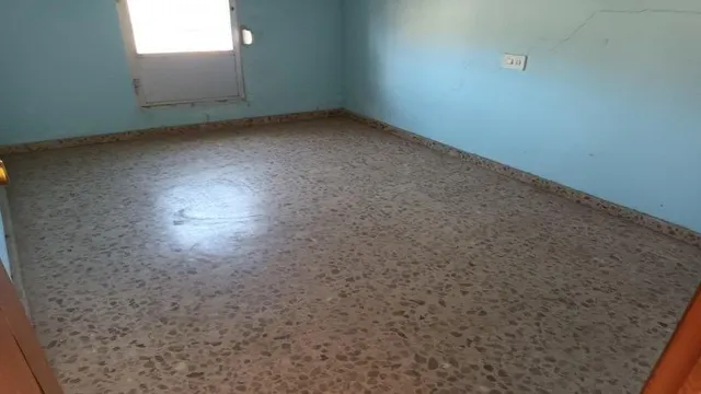 EDIFICIO EN VENTA EN ALISEDA — 8