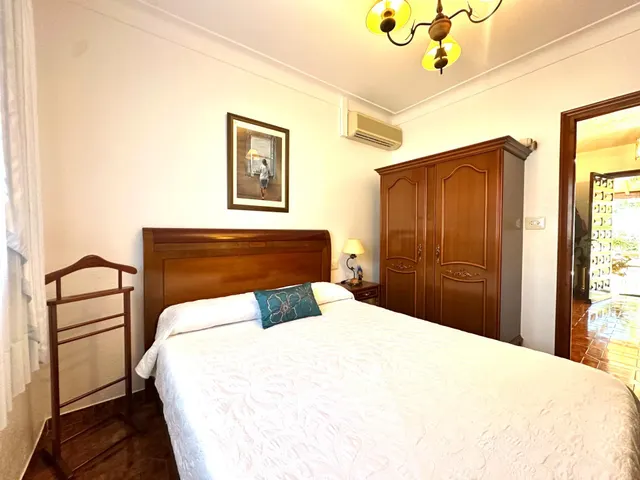 COQUETO CHALET A UN PASO DE LA CIUDAD! — 20