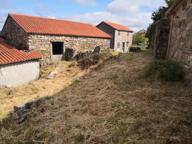 Conjunto de viviendas semirestauradas en Baio — 35