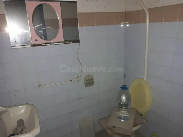 LOCAL COMERCIAL EN BUENA ZONA EN ASPE,ALICANTE,ESPAÑA. - foto 4