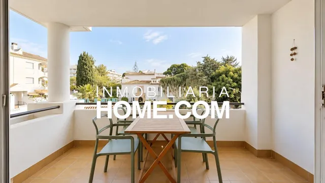 Espectacular apartamento con terraza, piscina y licencia turística en segunda línea de playa en La Carihuela, Torremolinos — 7