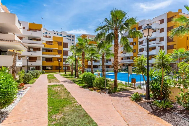 Apartamento en la Planta Baja con Encanto con Vista a la Piscina en Recoleta, Punta Prima — 23