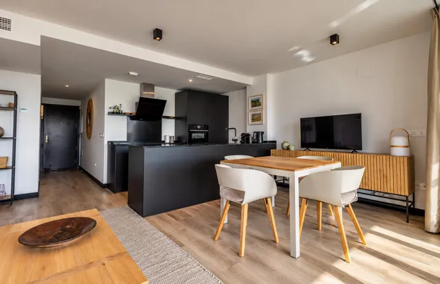 APARTAMENTO CON VISTAS PANORÁMICAS AL MAR EN MIJAS COSTA – IDEAL PARA VIVIR O INVERTIR — 10