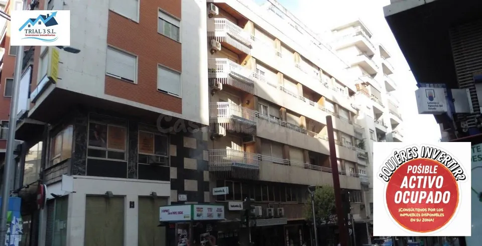 Venta Plaza de  Local Comercial en Jaén