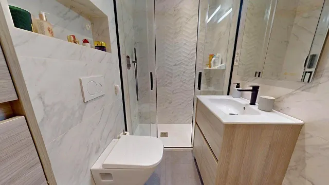 7ª PLANTA REFORMADA Y MUY TRANQUILA JUNTO AL NUEVO PARQUE DE LA SAGRERA — 38