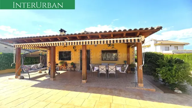 EN EXCLUSIVA - Chalet independiente en La Rodana con gran pa - foto 2