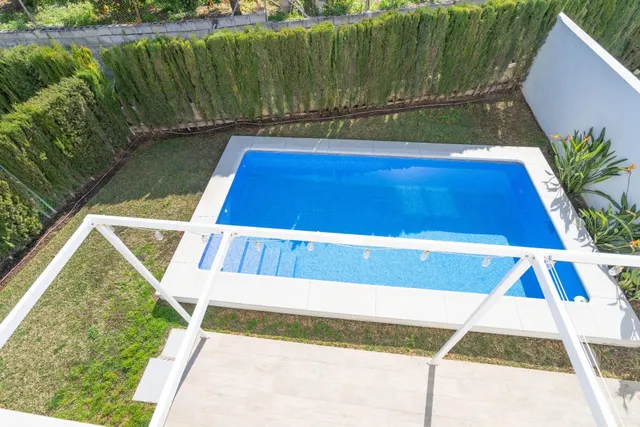Chalet pareado con garaje, piscina y jardin — 37