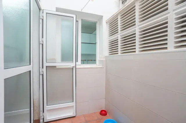 Barrio araceli - almeria: 2 habitaciones + baño + aseo + patio + lavadero + ascensor — 28