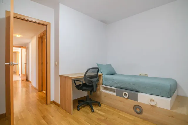 Impecable y céntrico en Manresa: 3 hab, suite y balcón — 28