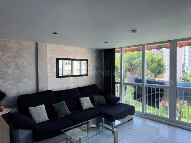 Apartamento reformado con piscina y parking comunitario — 6