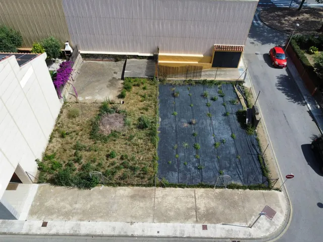 PARCELA EN CENTRO DEL PUEBLO - foto 2