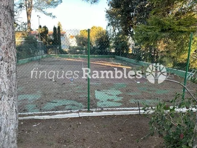 SOLAR AL XARÓ — 4