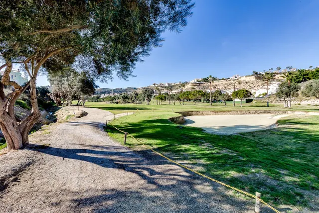 MAGNIFICO CHALET INDEPENDIENTE CON PISCINA PRIVADA Y VISTAS AL CAMPO DE GOLF EN CIUDAD QUESADA — 42